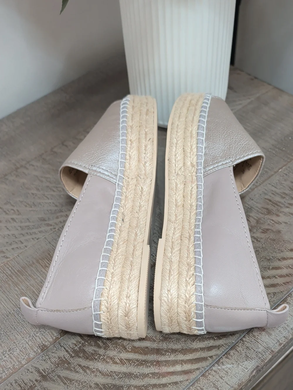 Dkny profile they upper